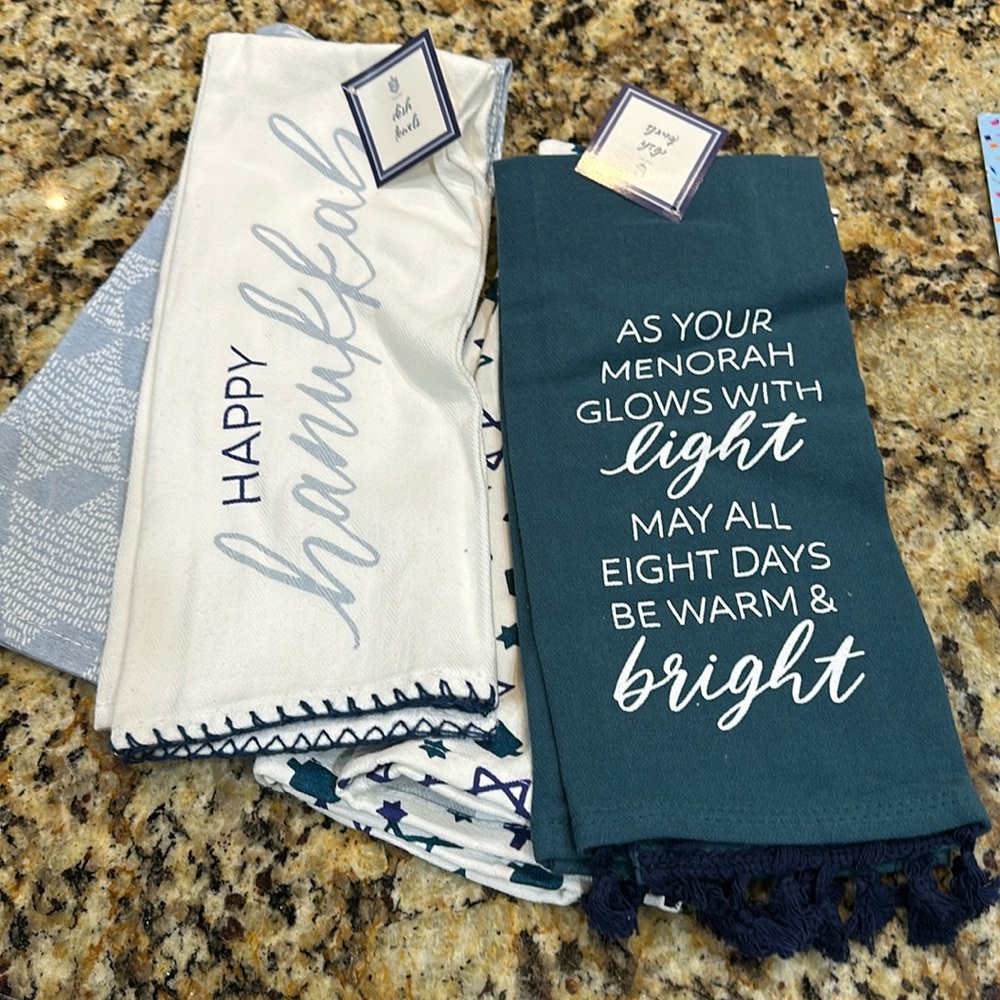SET OF FOUR HANUKKAH DISH TOWELS NWT